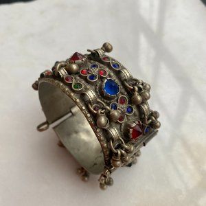 Antique bracelet with a lock